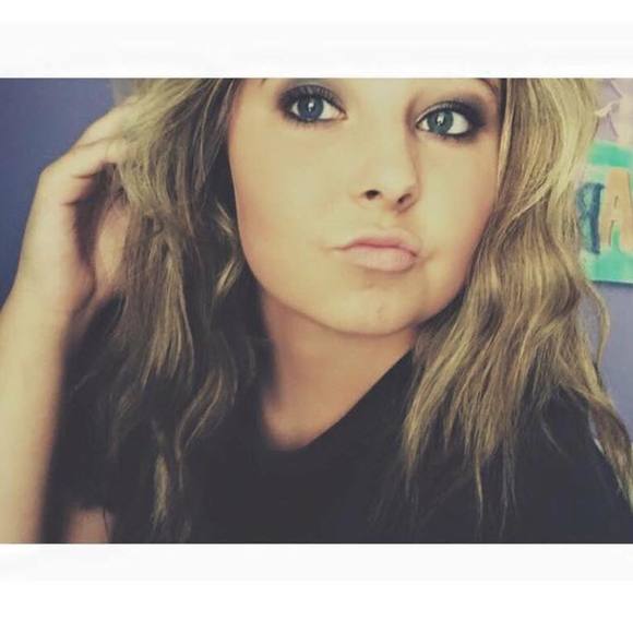 Meet your Posher, Abby - Picture 1 of 1